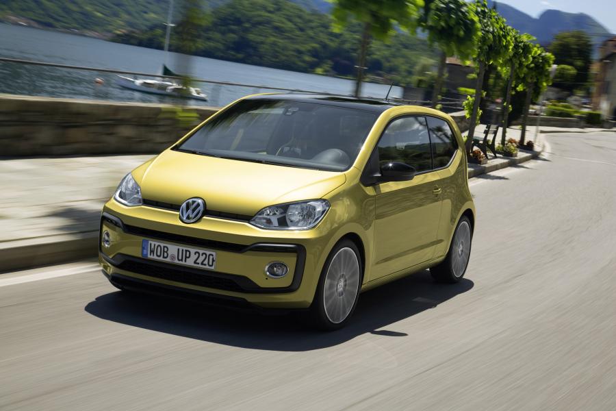  Volkswagen up! 3-Door 2016 года  (фото 15 из 25)
